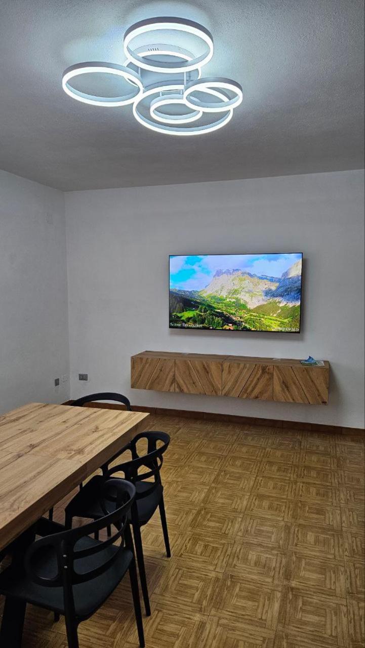 Croz Del Re Apartment