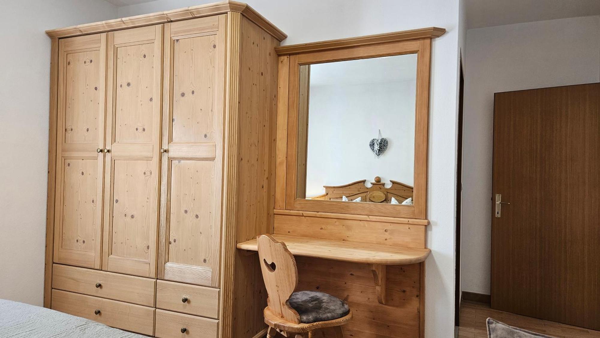 Croz Del Re Apartment